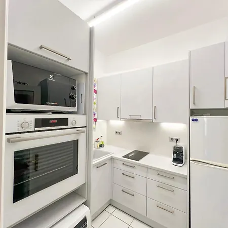 - 2 Bedroom & Terrace I 50m To Apartmán Loutráki