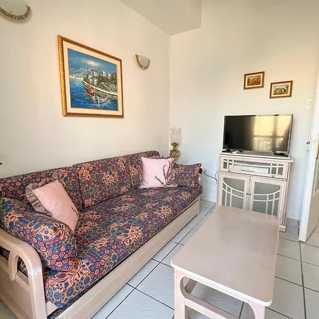 - 2 Bedroom & Terrace I 50m To