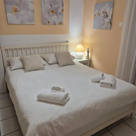 아파트 - 2 Bedroom & Terrace I 50m To 루트라키