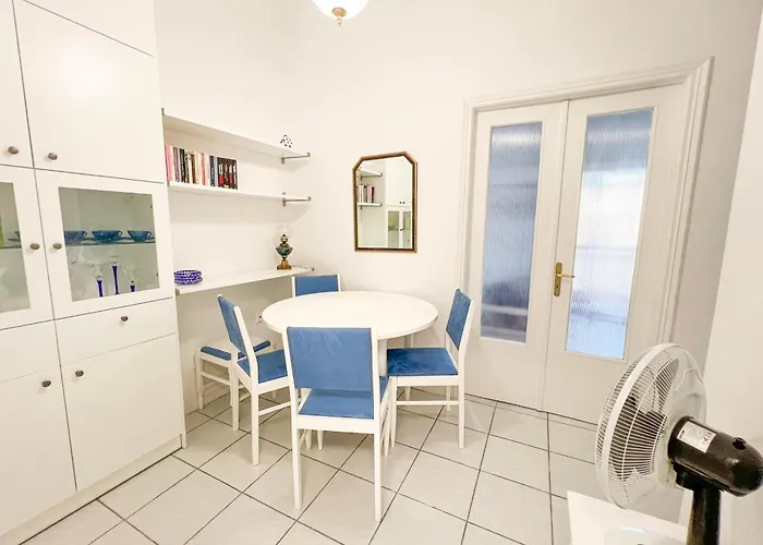 - 2 Bedroom & Terrace I 50m To *