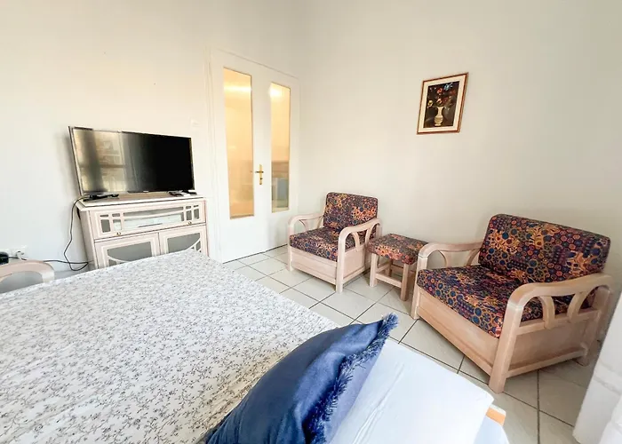 - 2 Bedroom & Terrace I 50m To Loutráki